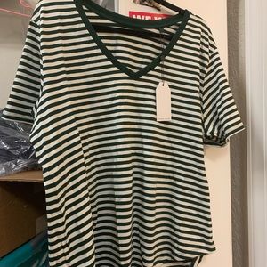 Universal standard v Rex color is scarab green and bone stripe. Size M (18-20).